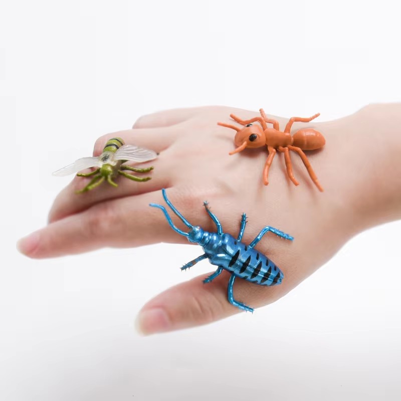 หุ่นแมลงและแมลงผีเสื้อชุดโมเดล - Model Kit Lizard บทวิจารณ์และราคา