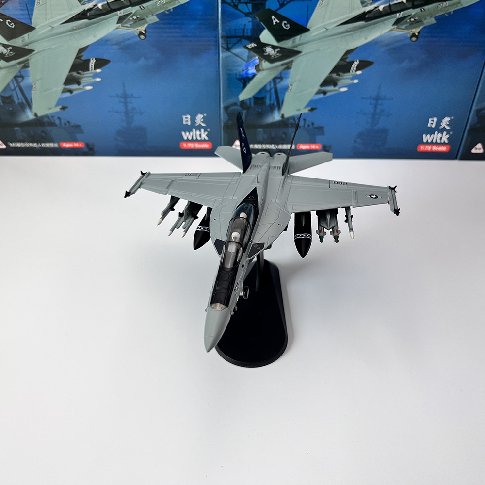 โมเดลเครื่องบินรบ F/A-18F Horn - Model Kit Aircraft บทวิจารณ์และราคา